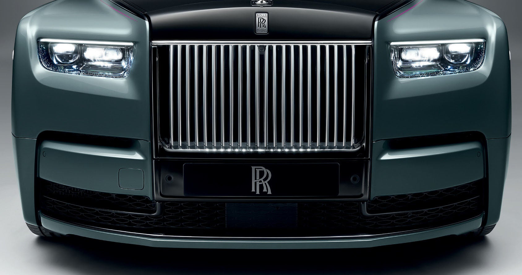 Close up of Rolls-Royce Pantheon Grille
