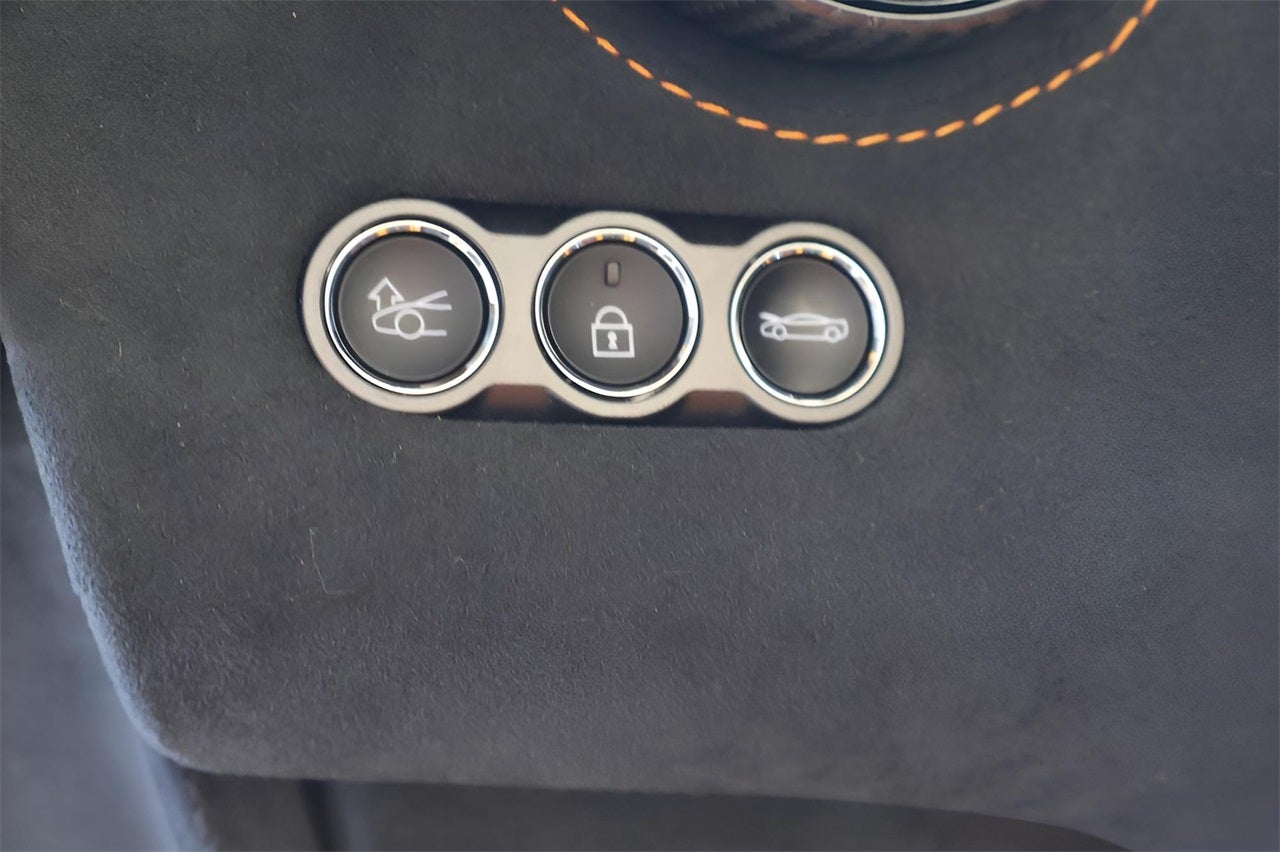 2024 McLaren 750S Coupe