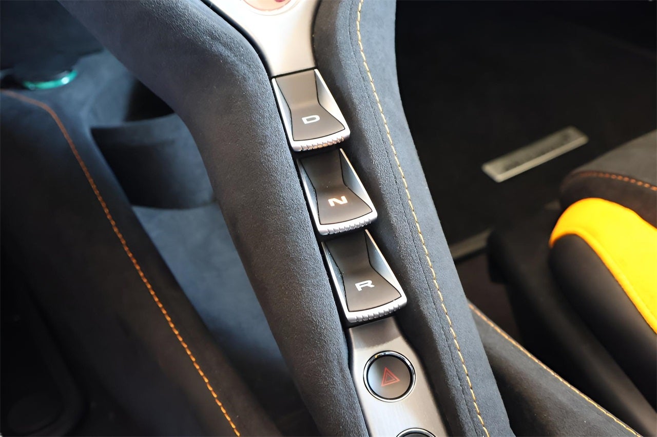 2024 McLaren 750S Coupe