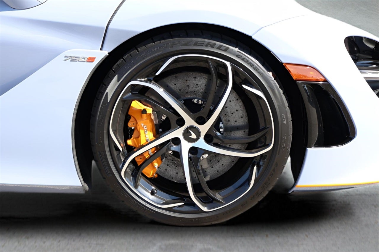 2024 McLaren 750S Coupe