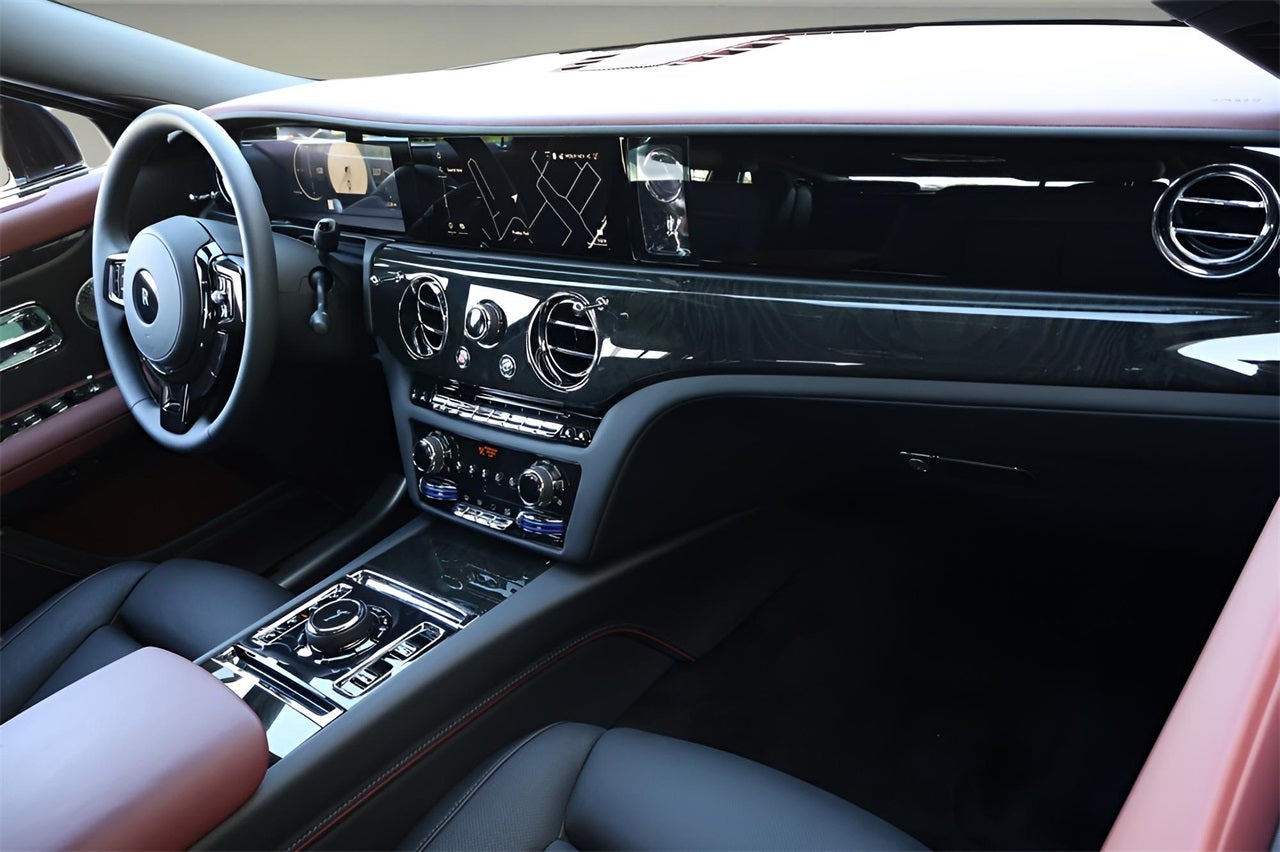 2025 Rolls-Royce Ghost Sedan