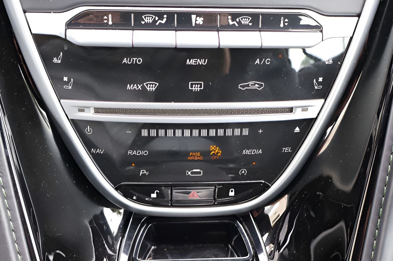 2022 Aston Martin DB11 Volante