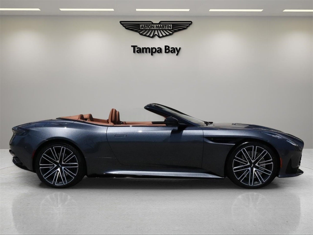 2025 Aston Martin DB12 Volante