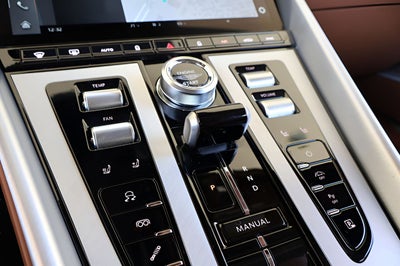 2024 Aston Martin DB12 Volante