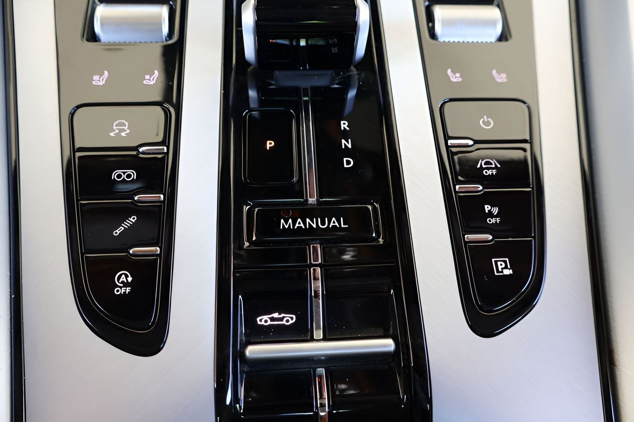 2024 Aston Martin DB12 Volante