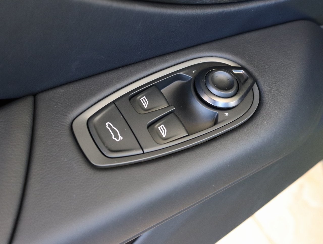 2025 Aston Martin Vantage Coupe