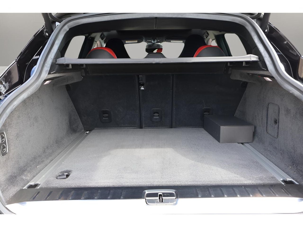 2024 Aston Martin DBX 707