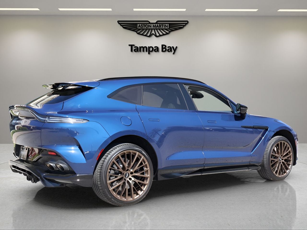 2025 Aston Martin DBX 707