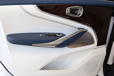 2025 Aston Martin DBX 707