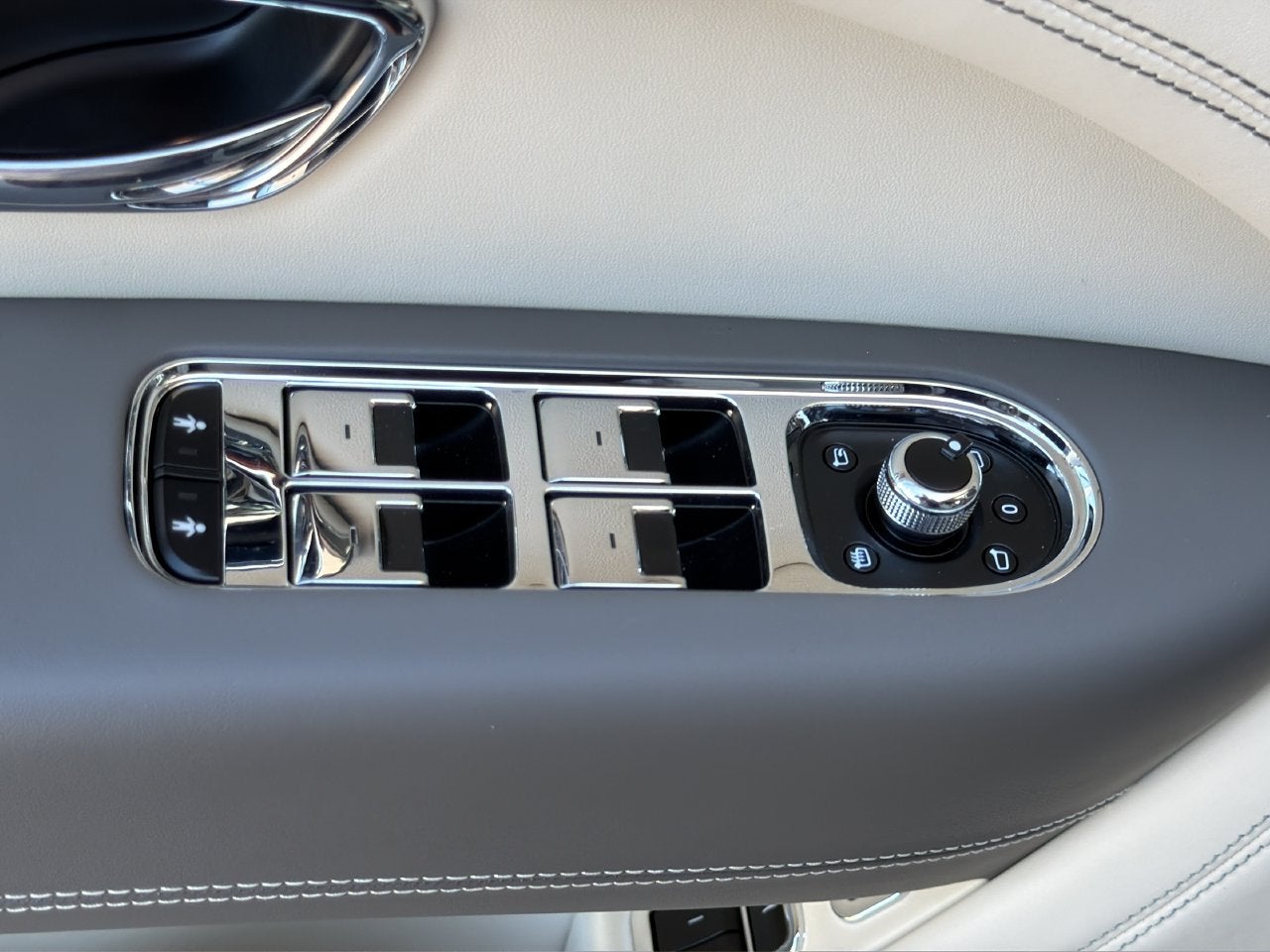 2024 Bentley Bentayga EWB Base