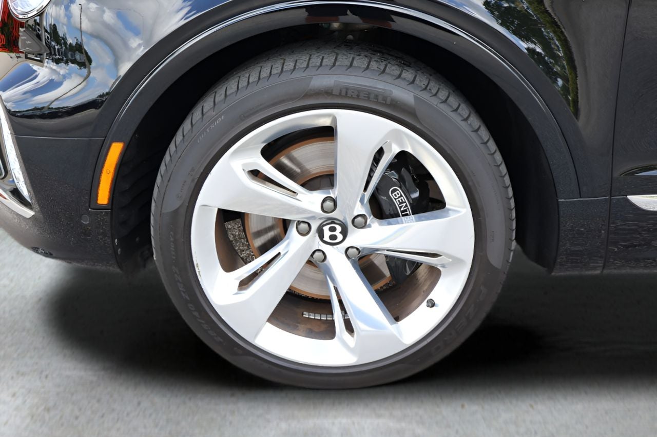 2024 Bentley Bentayga EWB V8