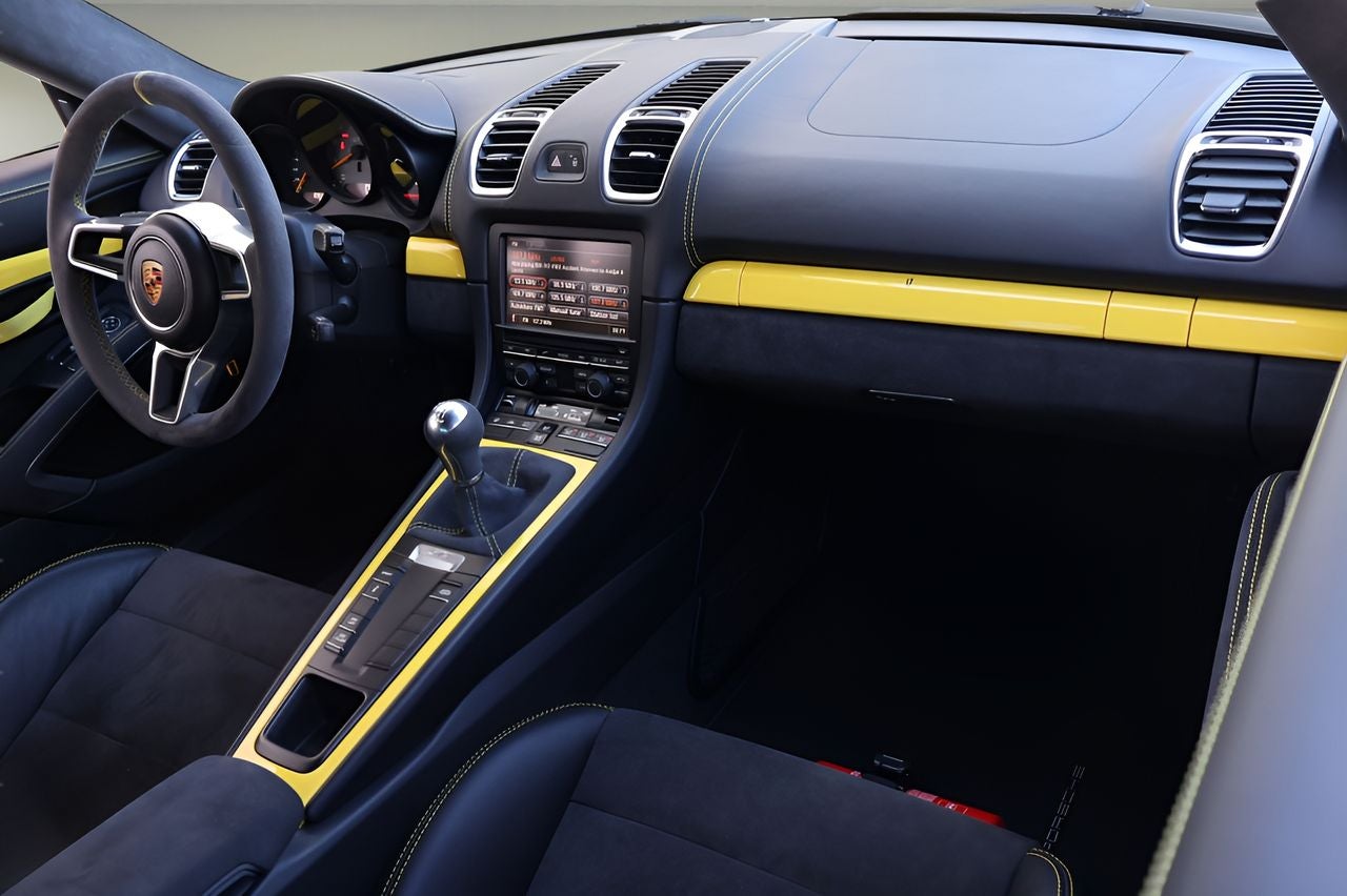 2016 Porsche Cayman GT4