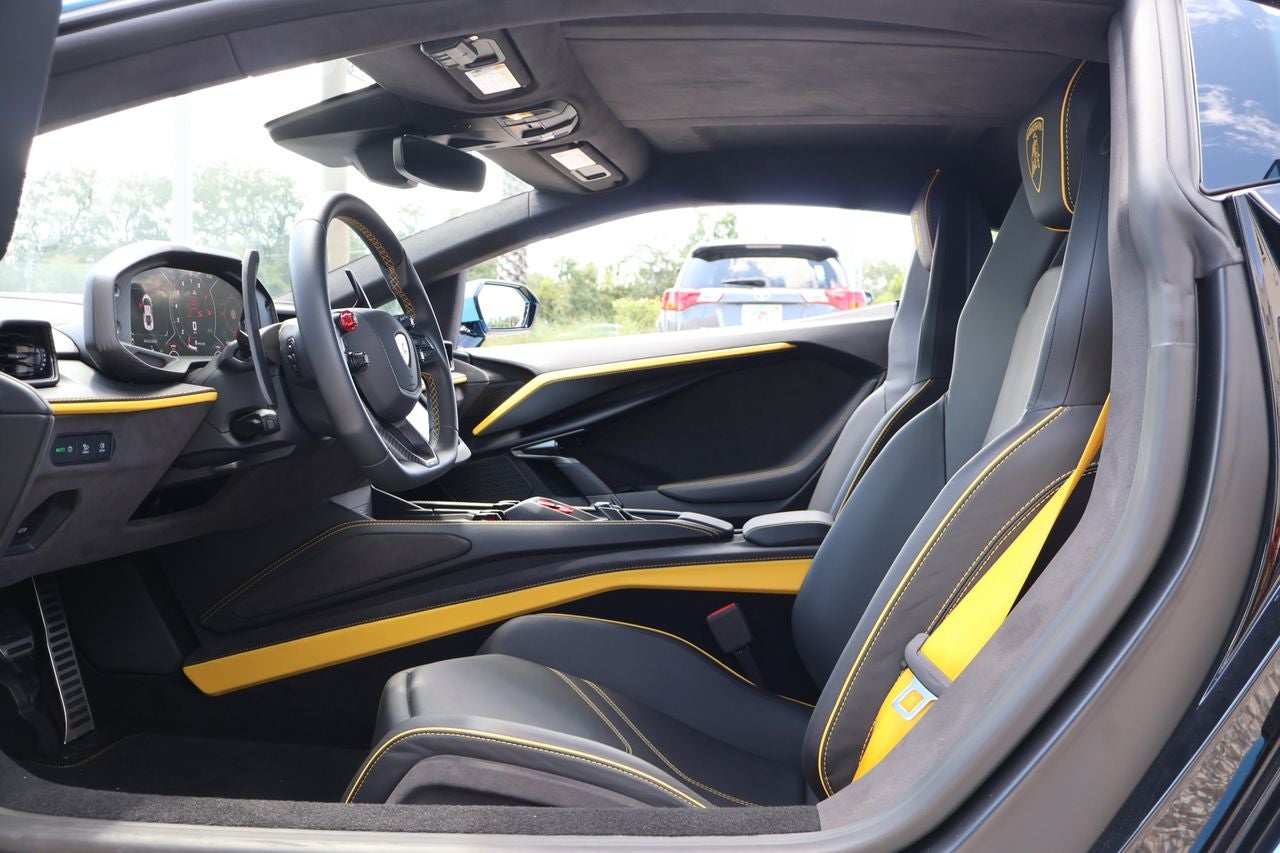 2025 Lamborghini Revuelto Coupe