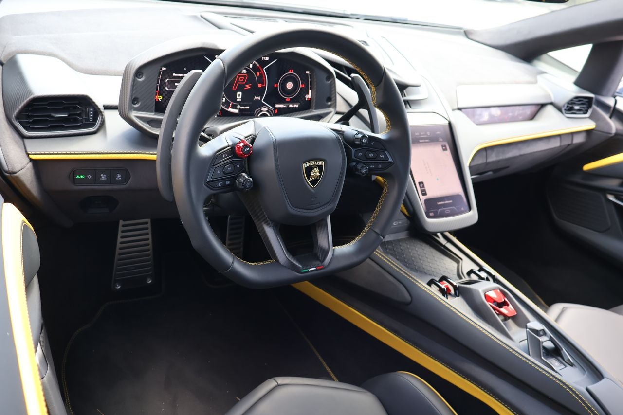 2025 Lamborghini Revuelto Coupe
