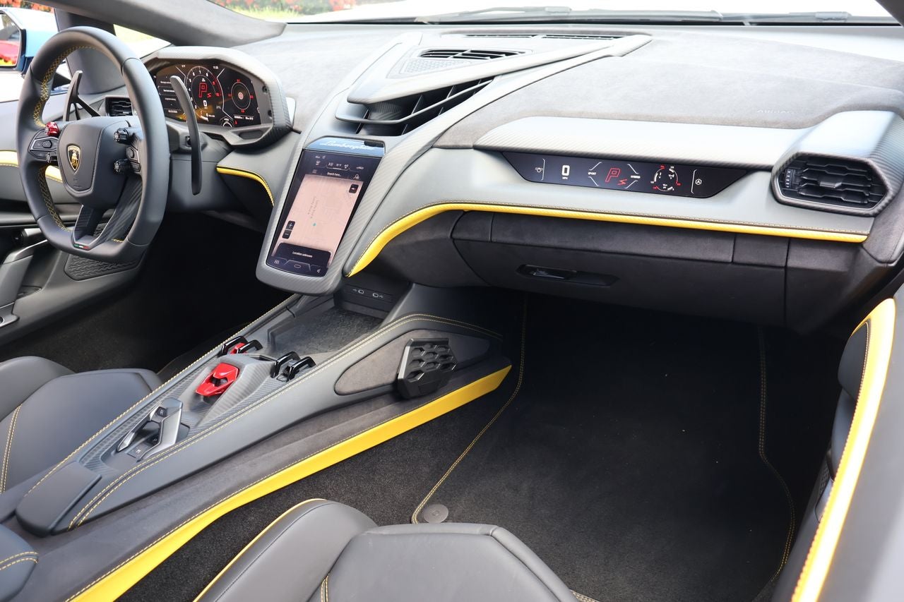 2025 Lamborghini Revuelto Coupe