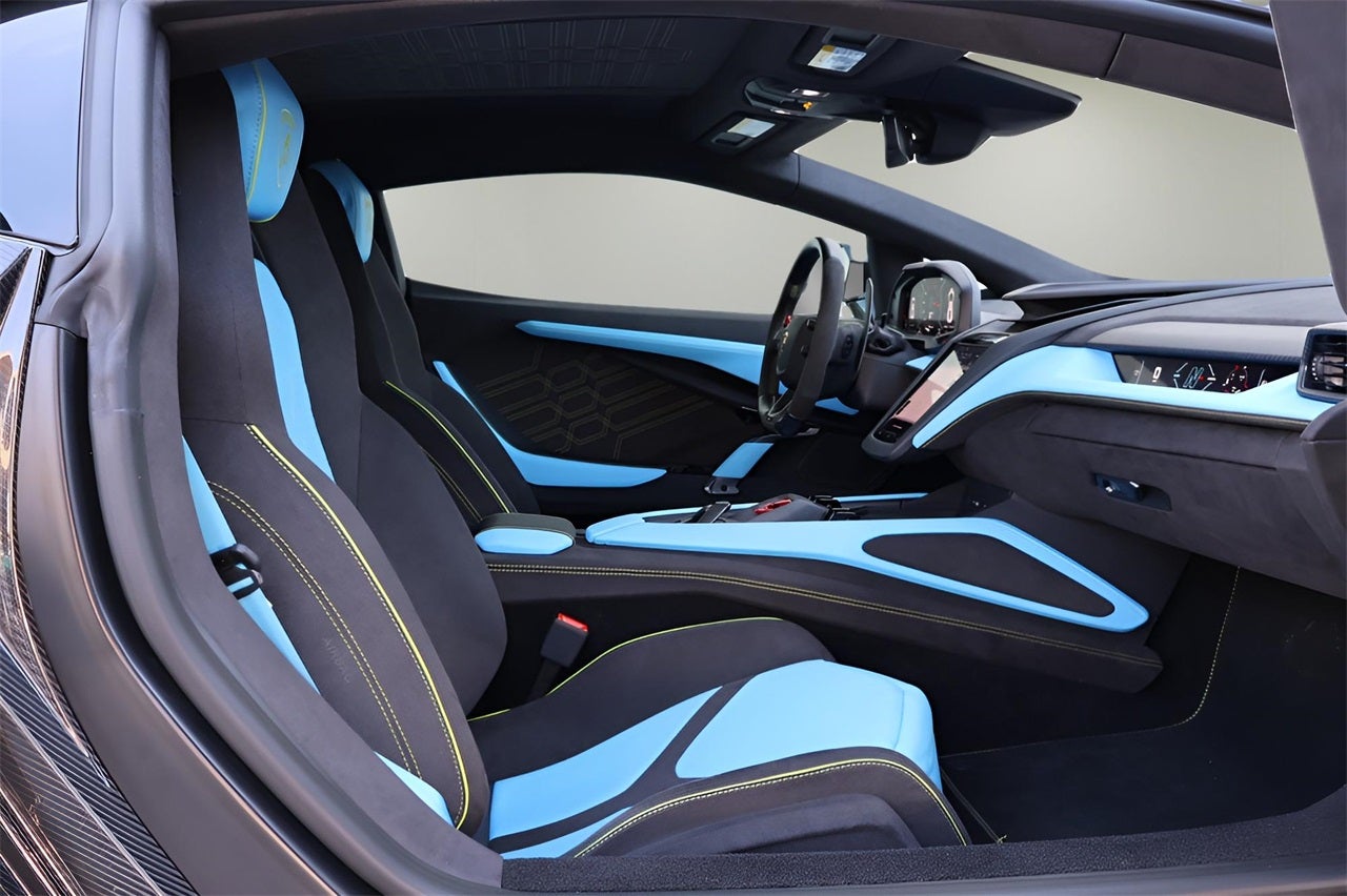 2025 Lamborghini Revuelto Coupe