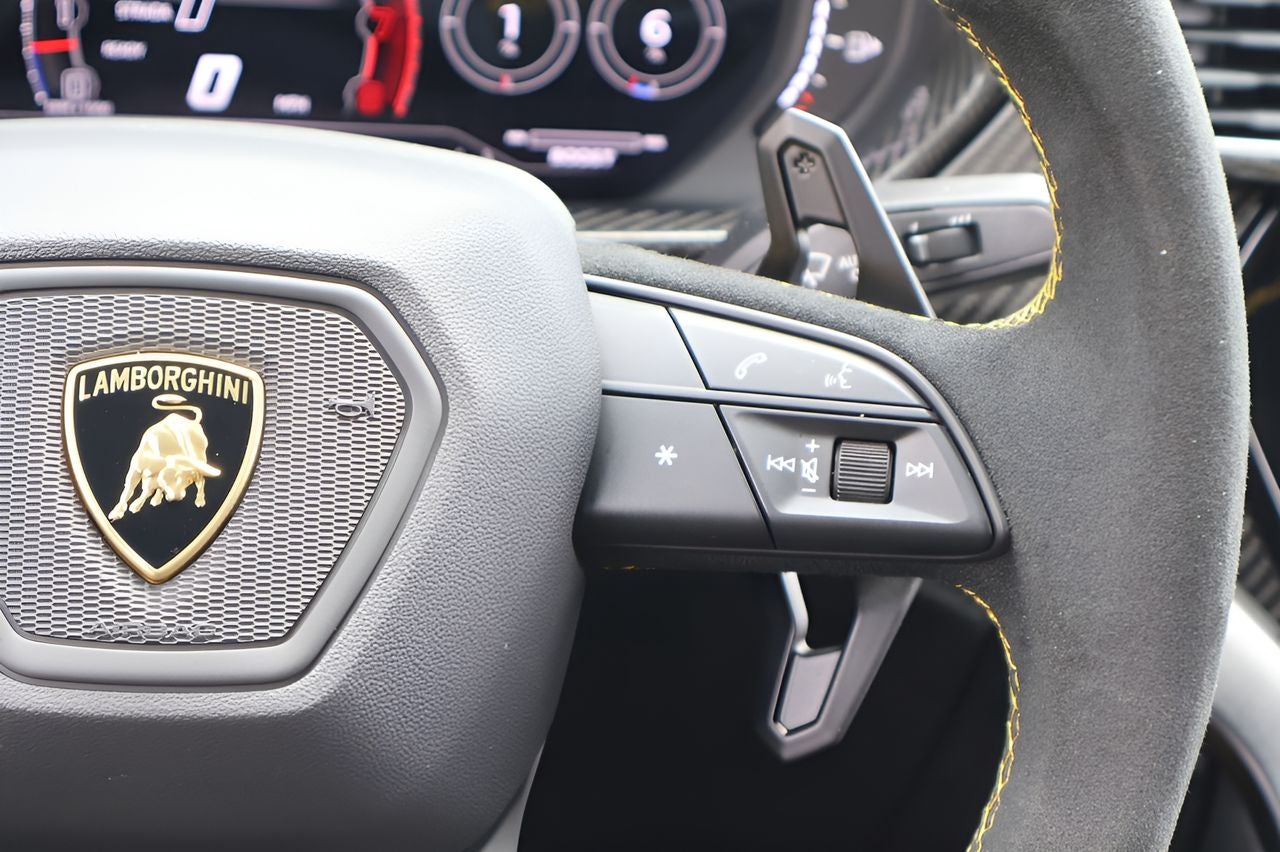 2024 Lamborghini Urus Performante
