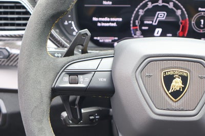 2024 Lamborghini Urus Performante
