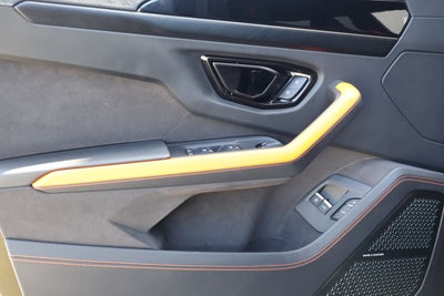 2025 Lamborghini Urus SE