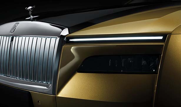 Illuminated Grill The Illuminated Grille is the widest ever fitted to a Rolls-Royce and embodies the presence of Spectre, the most aerodynamic Rolls-Royce yet.