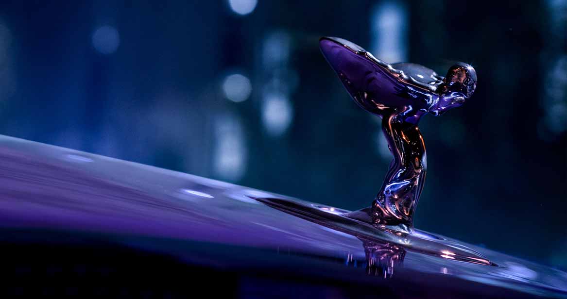 Close-up of the Rolls-Royce Black Badge Spectre's Spirit of Ecstasy hood ornament