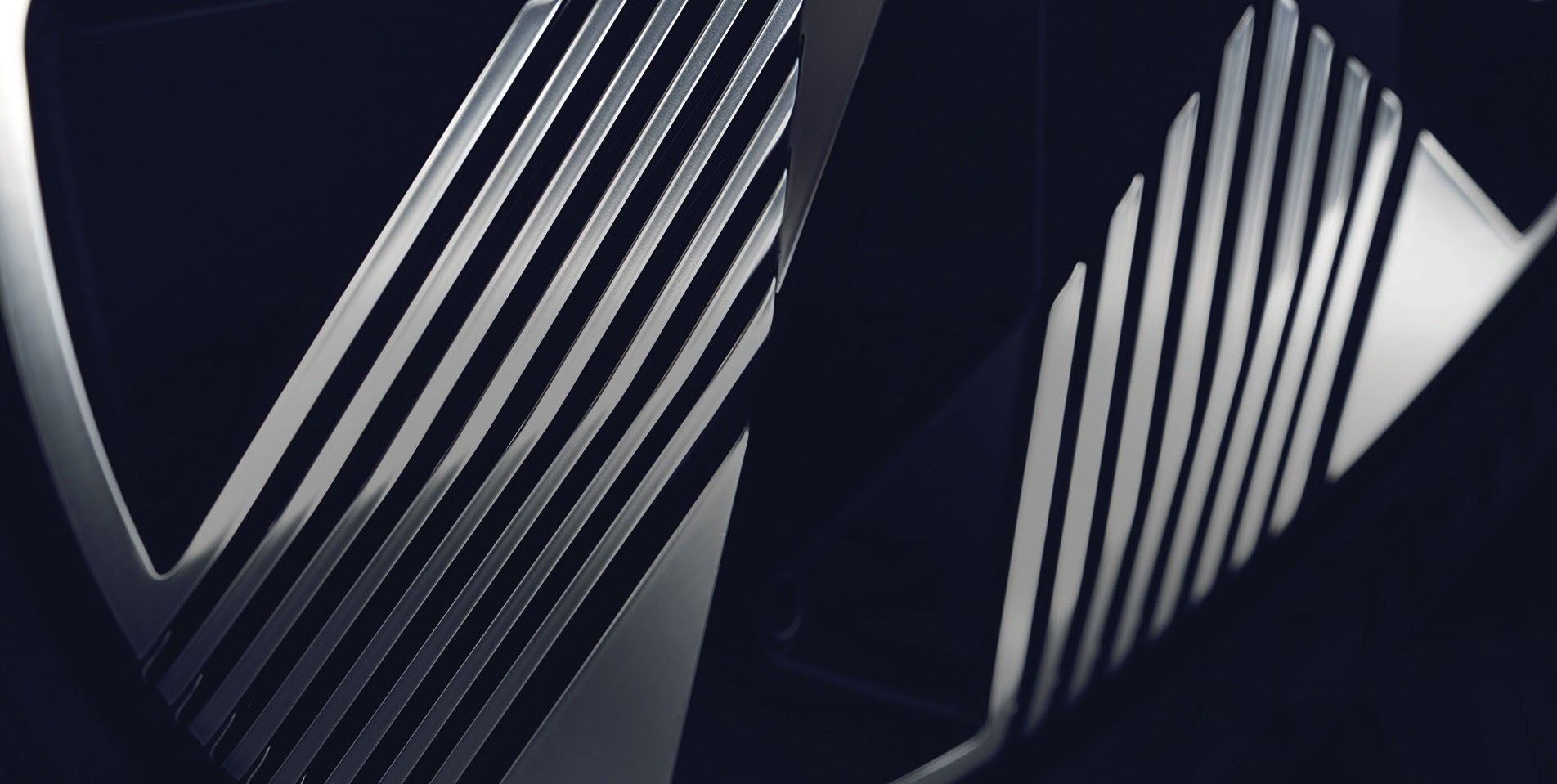 Close up of 22 inch 7-spoke Dynamic Wheels